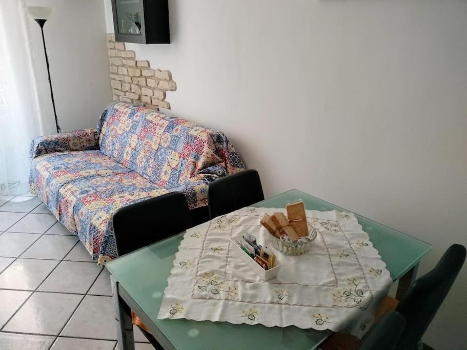 Intero Appartamento A Nord Di Milano Bresso Buitenkant foto