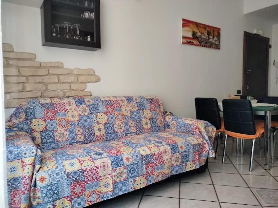 Intero Appartamento A Nord Di Milano Bresso Buitenkant foto